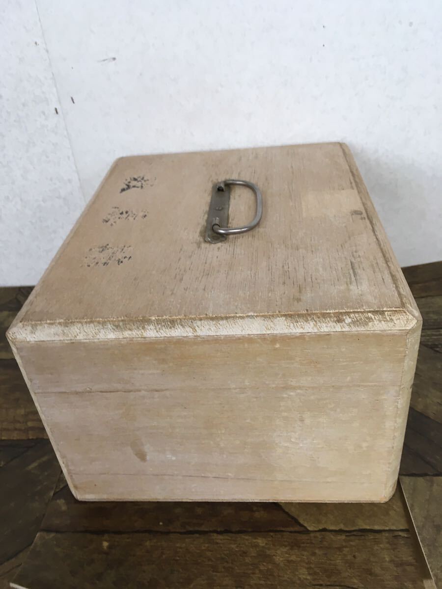 N case ] Showa Retro first-aid kit medicine box wooden tree box case interior collection Vintage antique storage case bulkhead . have present condition 