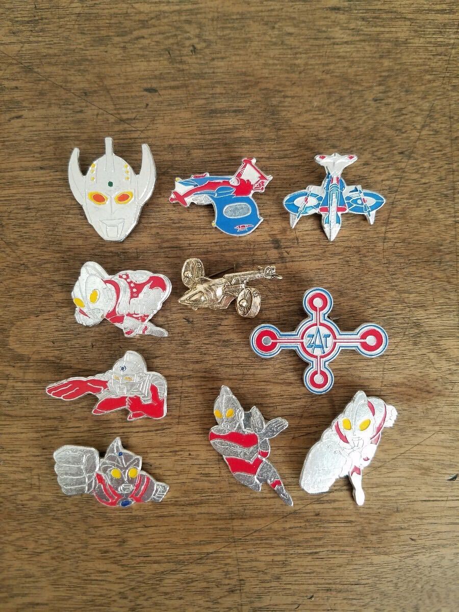 蔵出 当時物 珍品 レア 円谷プロ 小学館 ウルトラマン バッジ 10点 セット 帰ってきた ウルトラ A セブン ソフィー メカ ZAT 昭和 レトロ_画像1