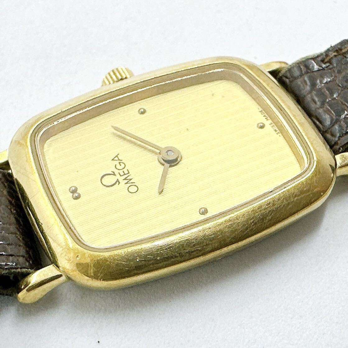 05083 オメガ OMEGA デビル DE VILLE レディース 腕時計 クォーツ 電池式 QZ ゴールドカラー 革ベルト レクタンギュラーの画像5
