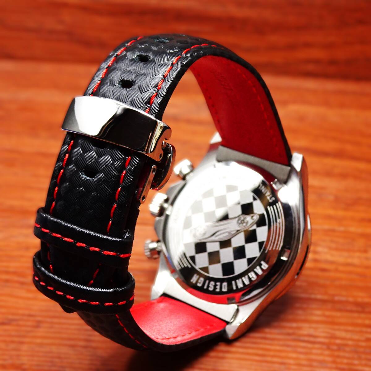 送料無料・新品・パガーニデザイン・メンズ・セイコー製VK63クロノグラフクオーツ式腕時計・オマージュ・カーボン柄本革モデル・PD-1676・w