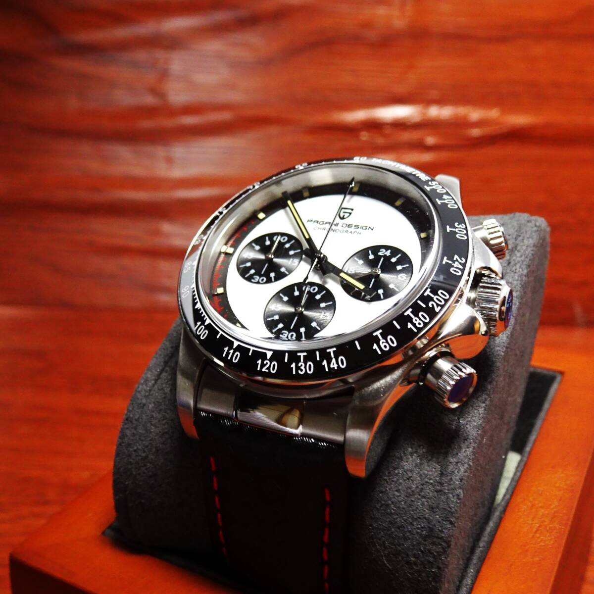 送料無料・新品・パガーニデザイン・メンズ・セイコー製VK63クロノグラフクオーツ式腕時計・オマージュ・カーボン柄本革モデル・PD-1676・w