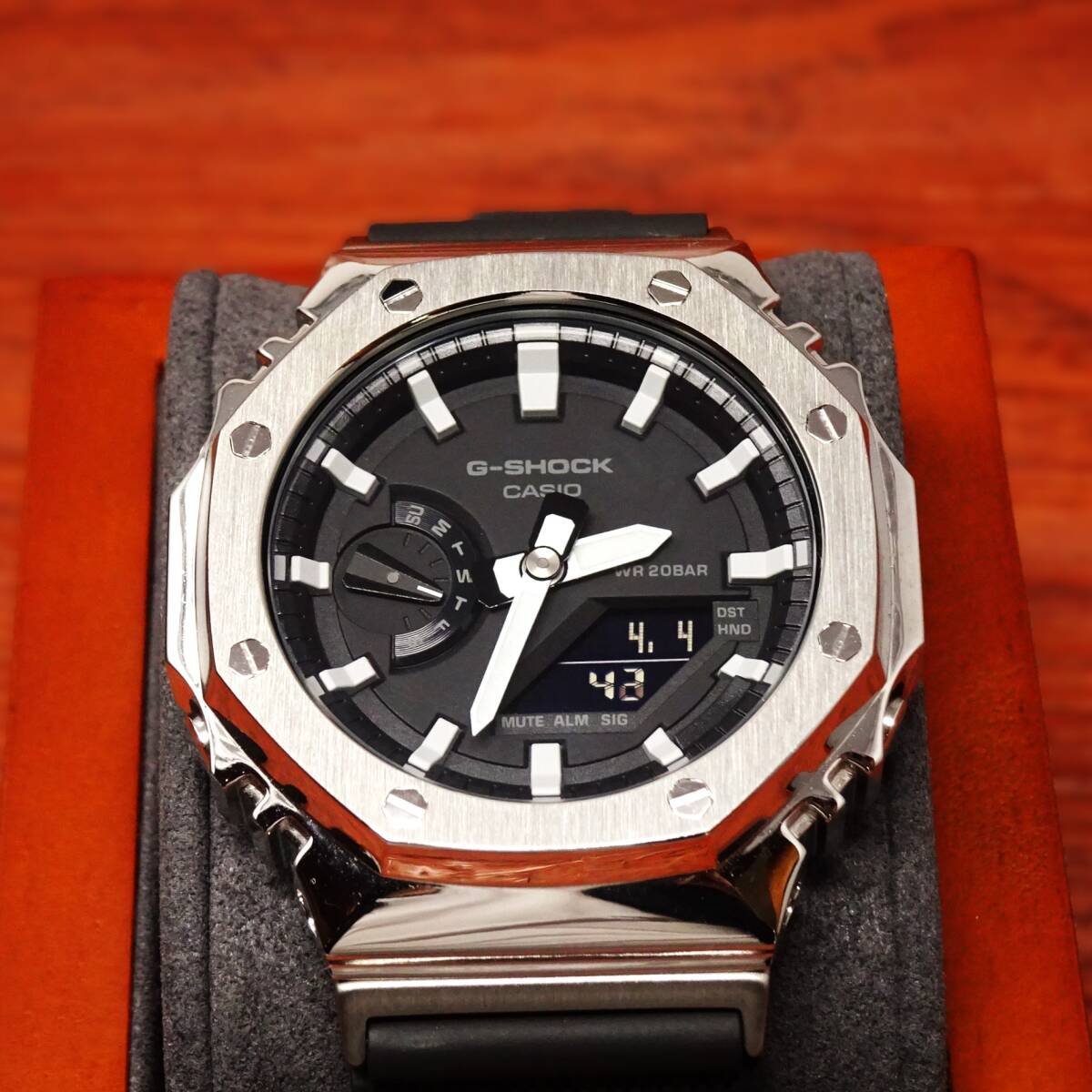 送料無料・新品・Gショックカスタム腕時計本体付きGA2100海外ステンレス製シルバーベゼルシリコンラバーベルトモデルメンズ・カシオークの画像2