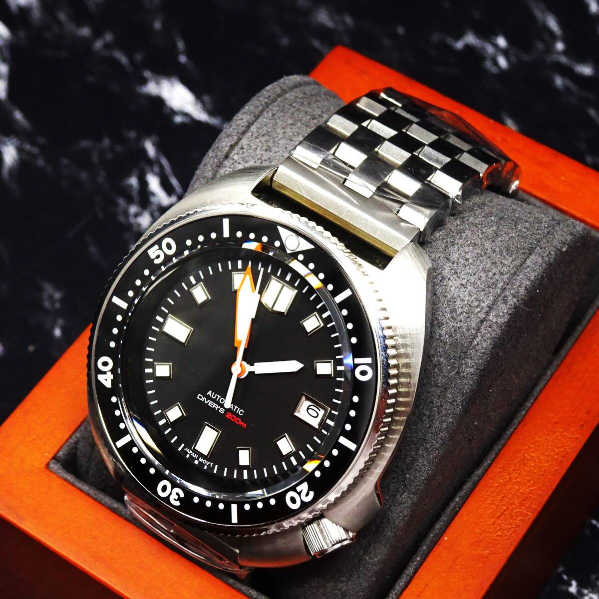 送料無料〓新品〓ノーロゴ・200m防水・NH35オートマチック機械式・アワビダイバー腕時計・オマージュウオッチ・フルメタル・ブラック文字盤の画像6