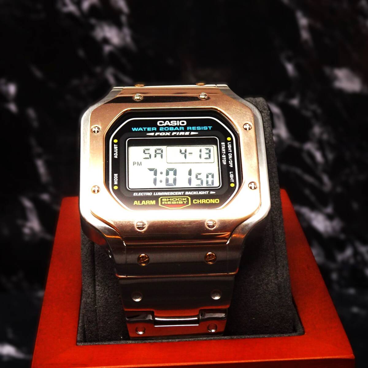 送料無料・新品・Gショックカスタム本体付きDW5600デジタル腕時計ステンレス製シャンパンゴールドツートンベゼル＆ベルト・フルメタルモデ_画像8