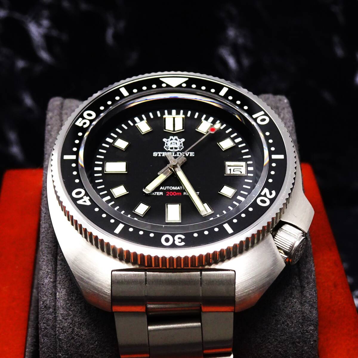 送料無料〓新品〓steeldiveブランド・200m防水・NH35メカニカル機械式・アワビダイバー腕時計・オマージュウオッチ・フルメタル・ブラック _画像1