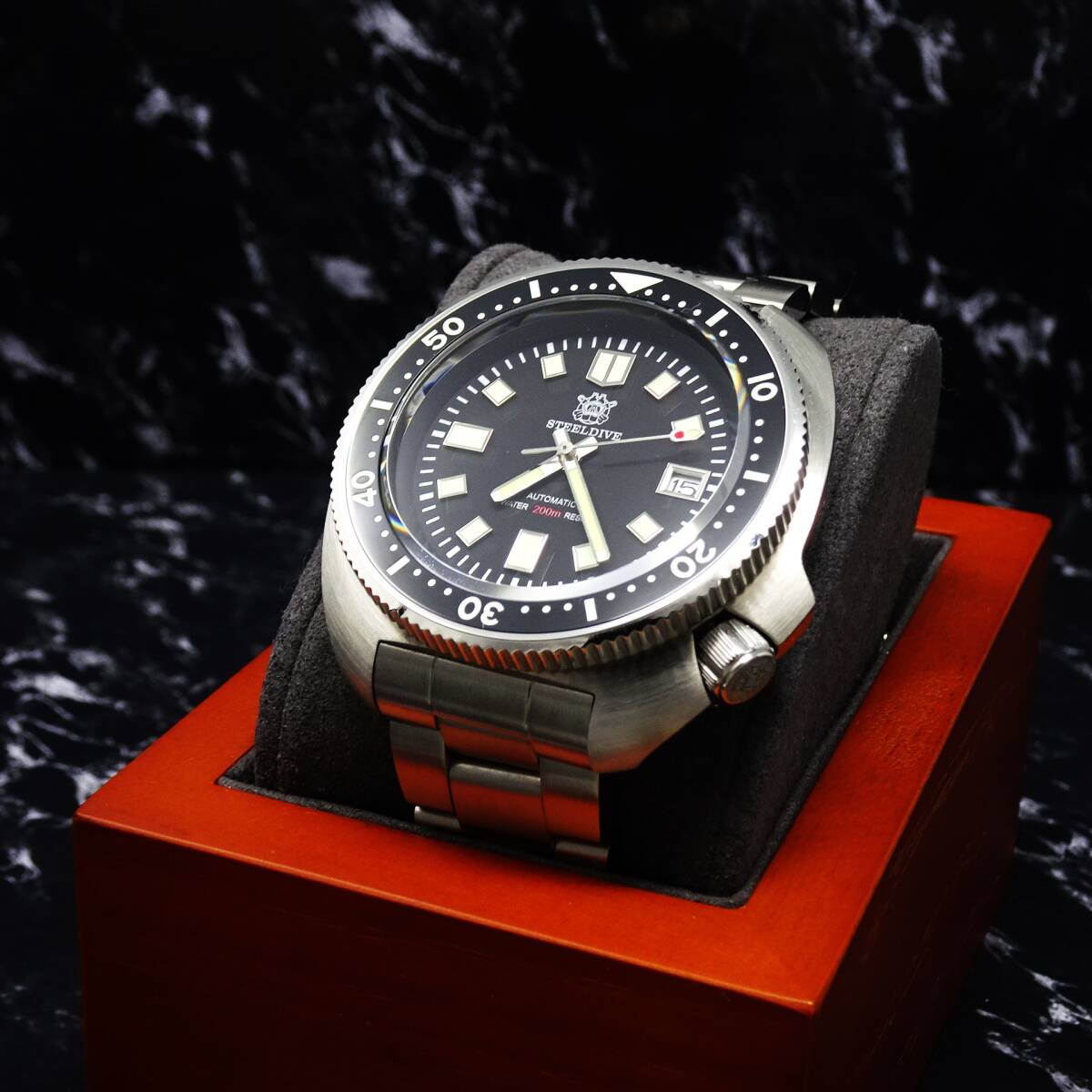 送料無料〓新品〓steeldiveブランド・200m防水・NH35メカニカル機械式・アワビダイバー腕時計・オマージュウオッチ・フルメタル・ブラック _画像10