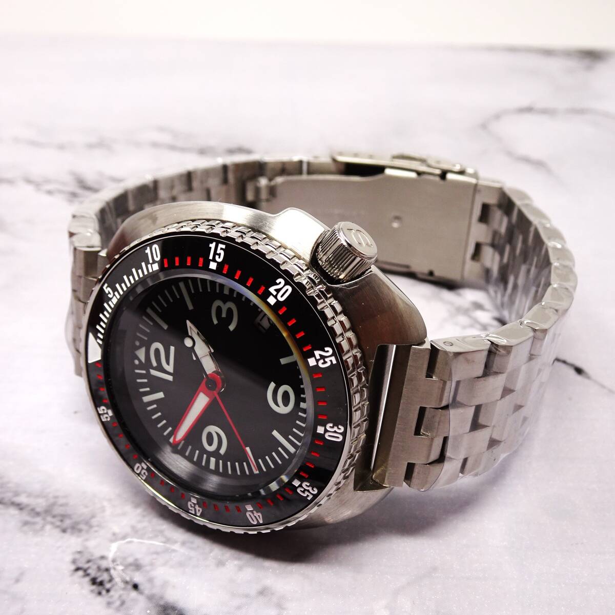 送料無料〓新品〓ノーロゴモデル・NH35メカニカル機械式・アワビダイバー腕時計・オマージュウオッチ・フルステンレス製・ブラック文字盤_画像3