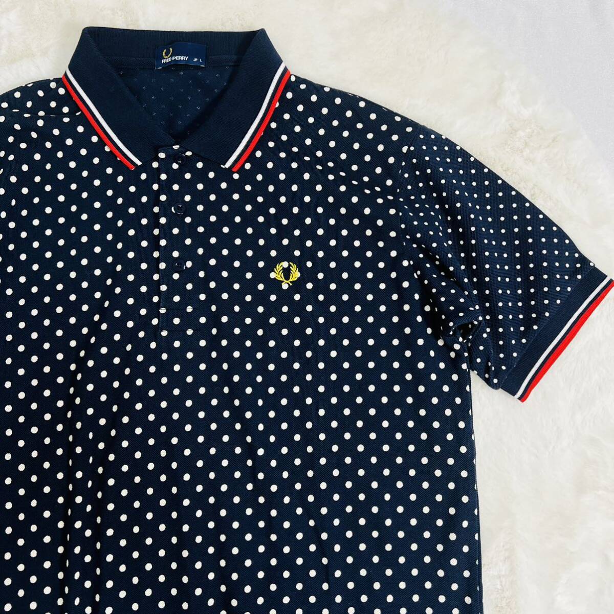 【極美品】FRED PERRY フレッドペリー ポロシャツ コットンピケ ロゴ入り 半袖ポロシャツ Lサイズ_画像2