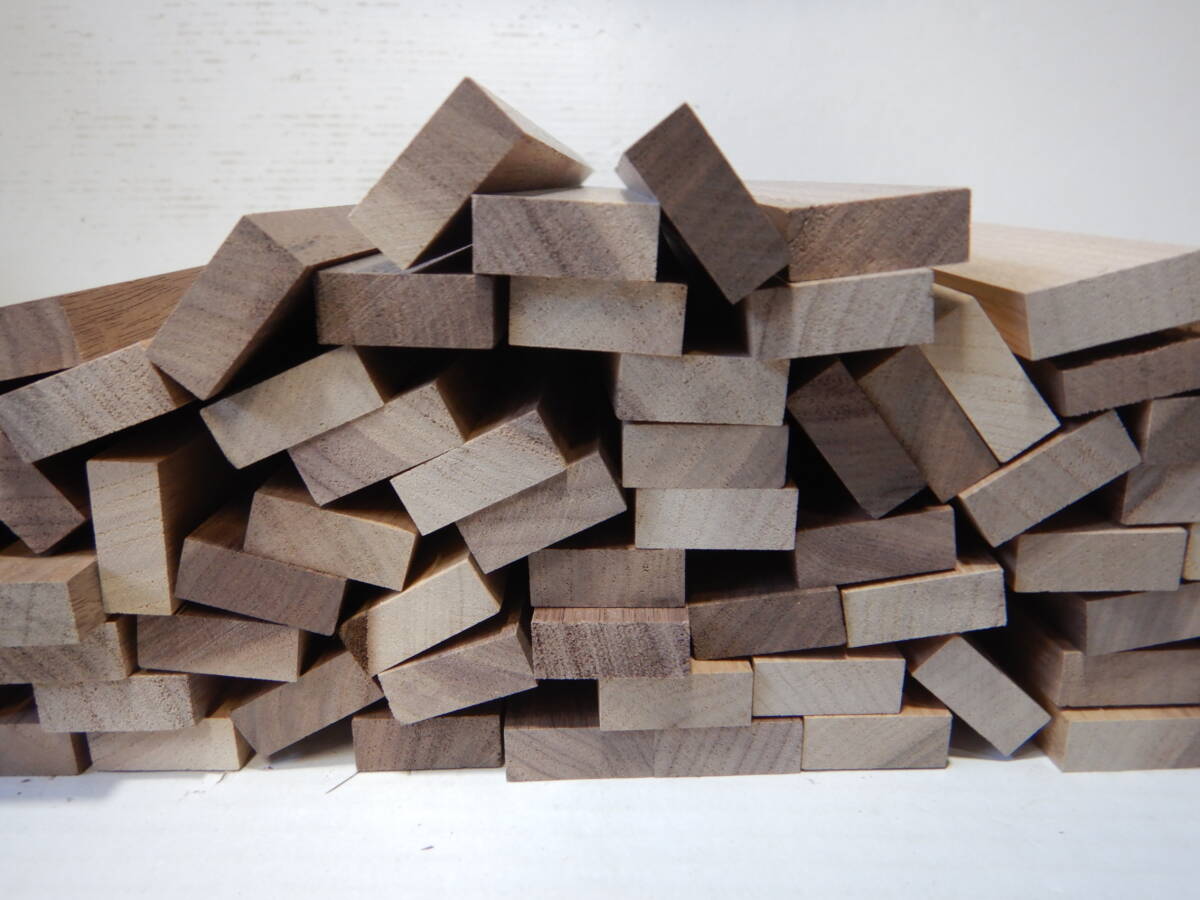 木っ端クラブ 　★どっさり★　B級　ウォールナット　薄板　(厚約11mm 幅約27mm）4面プレーナー済 diy 木工 木材 B2_節、割れ削り残しあり含みます
