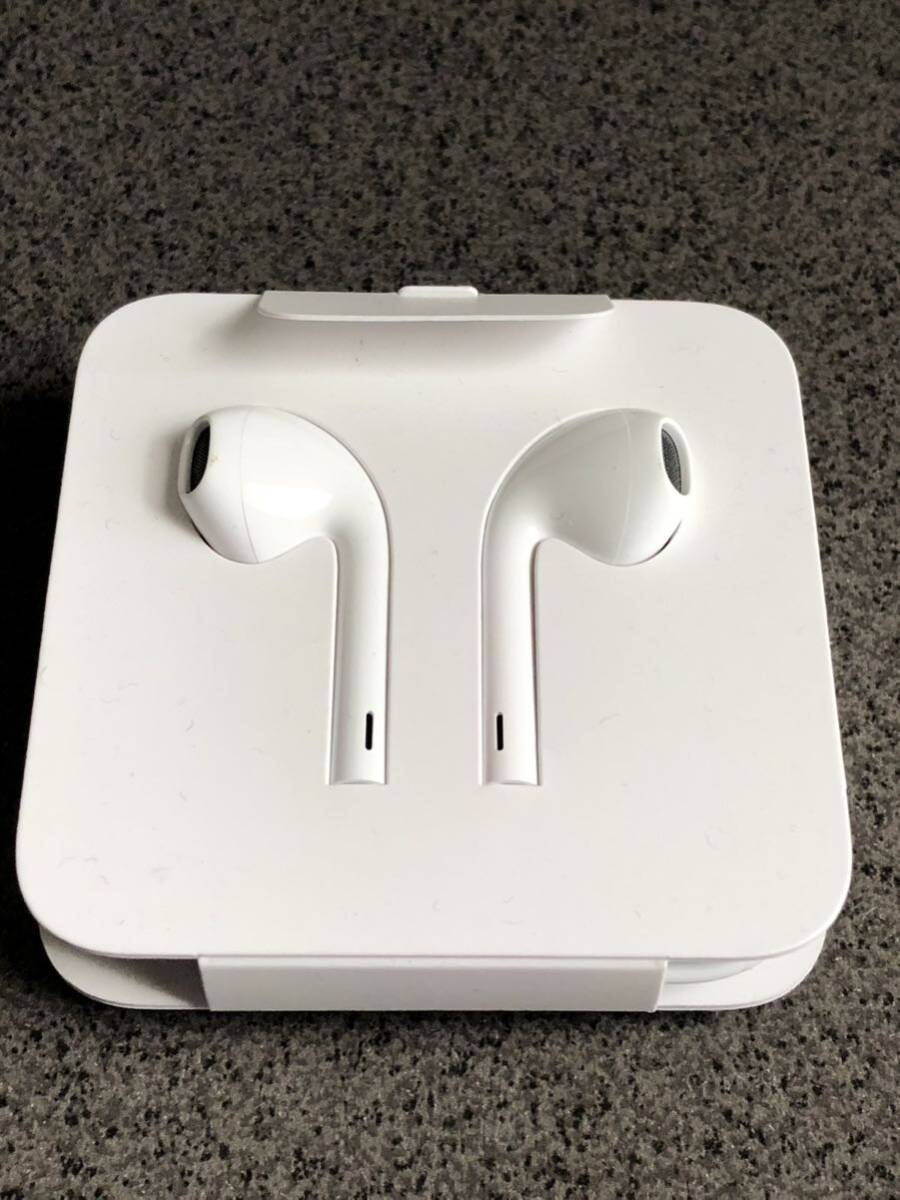送料込み！ 未使用 Apple EarPods with Lightning Connector 純正品 の画像1