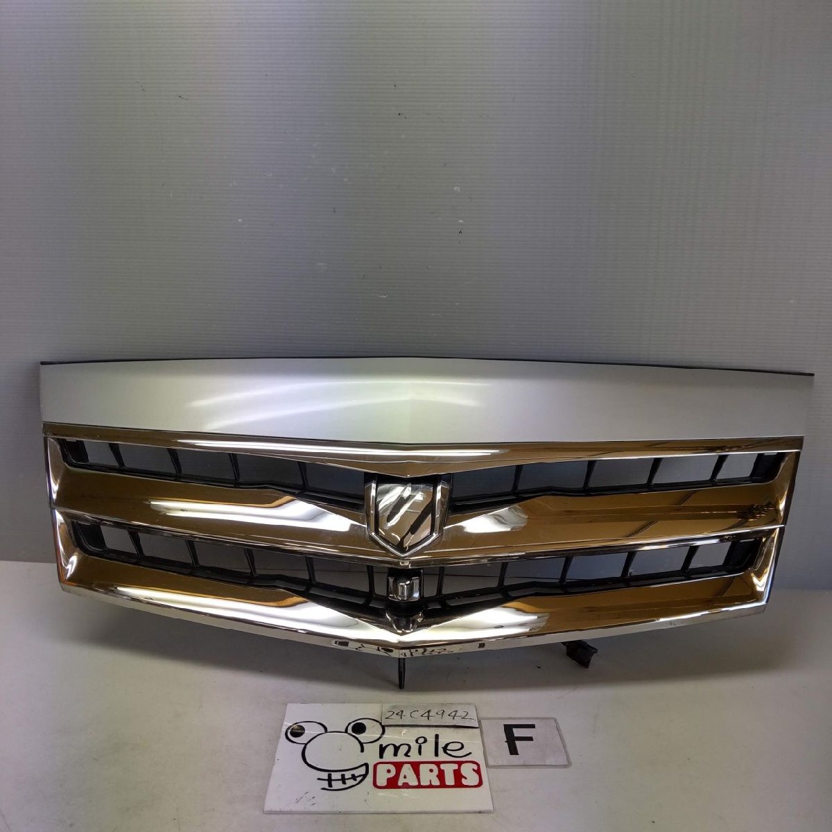 ATH10W Alphard Hybrid genuine grille ( camera attaching )1C3-6-2/-24C4942* including in a package un- possible 