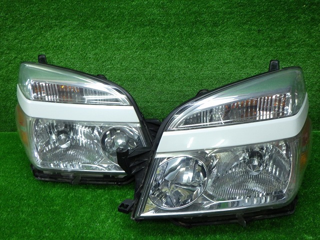 トヨタ 60系 ヴォクシー 後期 ヘッドライト左右 HID 28-183 V1 240509017_画像1