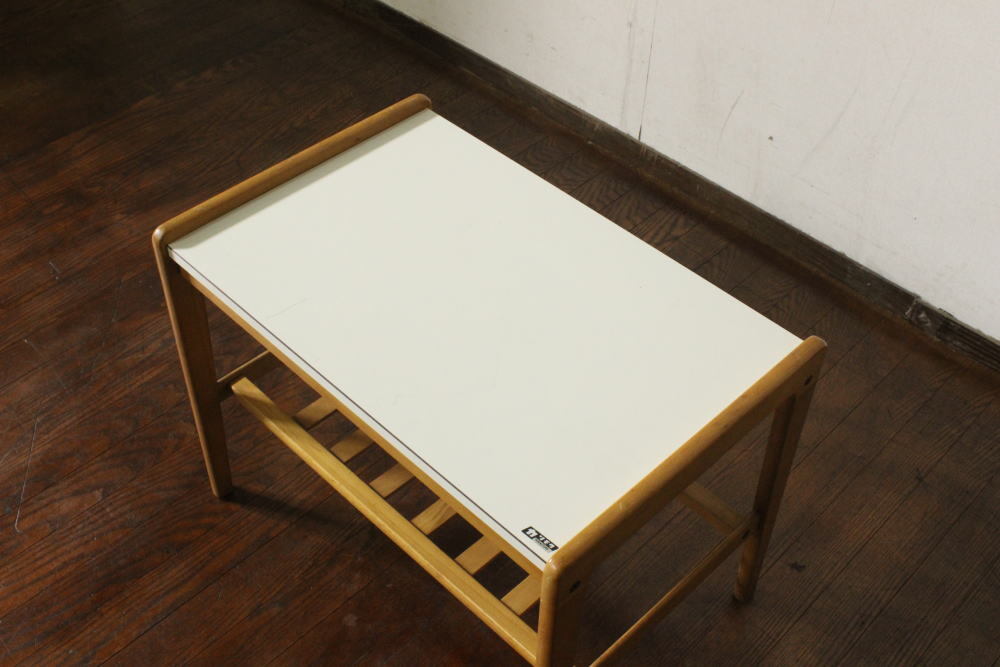 新入荷！karimoku オールドカリモク 白天板 サイドテーブル テーブル ビンテージ レトロ ミッドセンチュリー アンティーク 北欧風家具の画像3