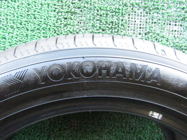 T256 YOKOHAMA ブルーアースRV RV03 235/50R18 2023年製 バリ溝 2本セット アルファード ヴェルファイア_画像2