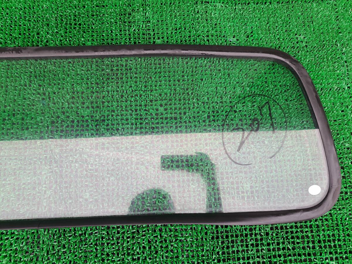 スバル サンバートラック TT1 TT2 リアガラス リヤガラス リアウインドウガラス シールドガラス 軽トラ_画像3