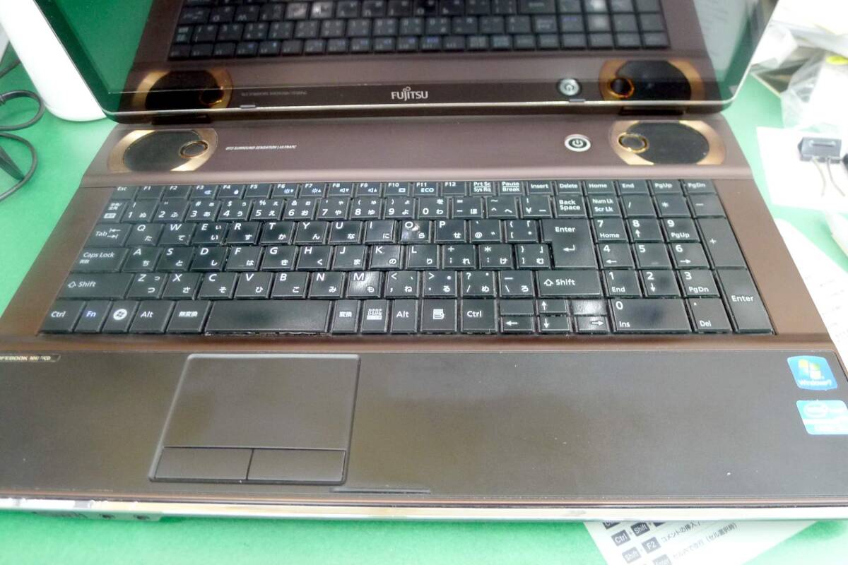 T10101nジャンク Fujitsu LIFEBOOK NH77/CD FMVN77CD corei7 17.3inch_使用感が見られます