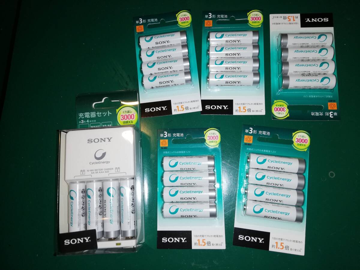 SONY CycleEnergy charger set model BCG34HH4R 1 piece . single 3 rechargeable Nickel-Metal Hydride battery 20 piece . in set unused goods 