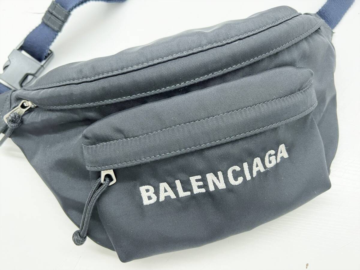 美品 BALENCIAGA バレンシアガ ウィール ロゴ ナイロン 美品 BALENCIAGA バレンシアガ ウィール ロゴ ナイロン