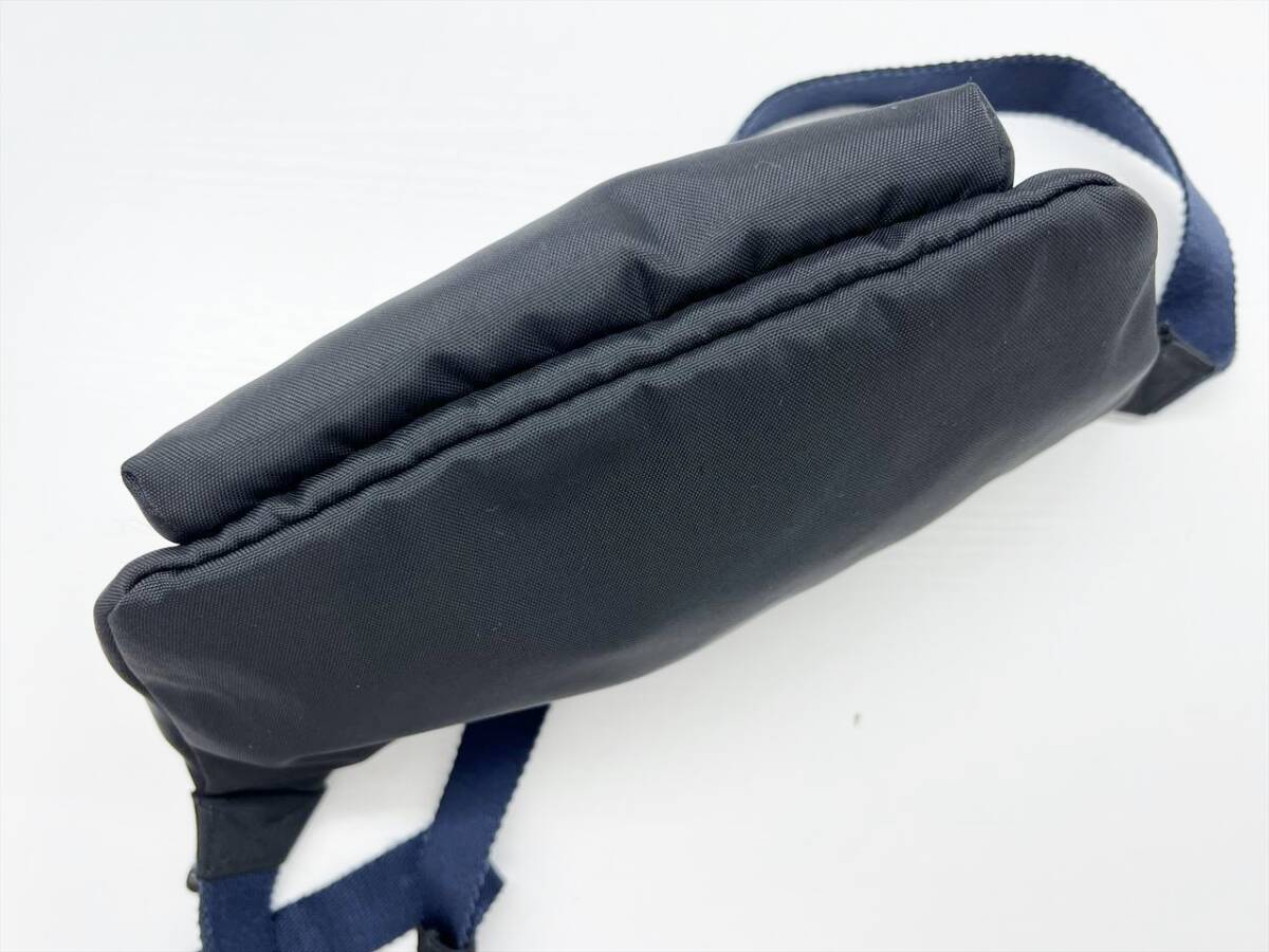美品 BALENCIAGA バレンシアガ ウィール ロゴ ナイロン 美品 BALENCIAGA バレンシアガ ウィール ロゴ ナイロン