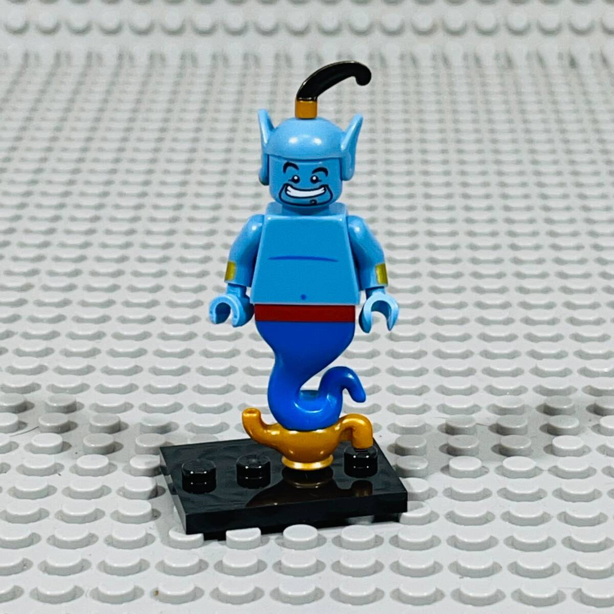 ★☆レゴ 71012 ミニフィギュア ディズニー シリーズ1 より、⑤ ジニー LEGO☆★_画像1