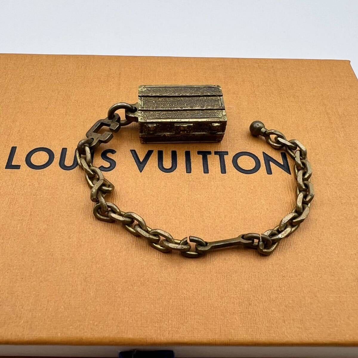 1 jpy ~ Louis Vuitton LOUIS VUITTON bracele Hermes chain charm trunk key holder Gold accessory 