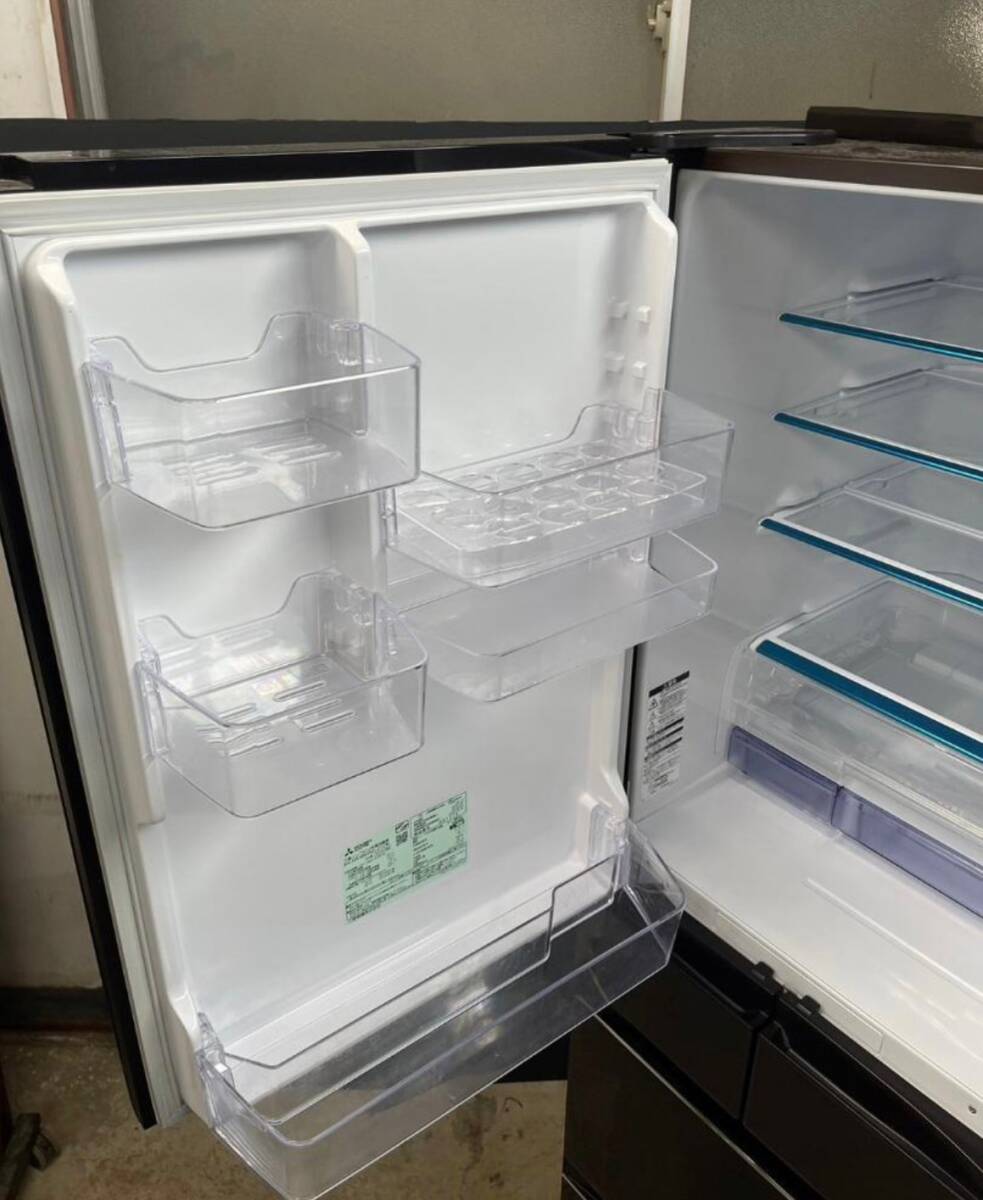三菱 5ドア冷蔵庫 MR-MB45EL-ZT2 2019年製 大容量 ファミリータイプ 451L 冷蔵：330L 冷凍：121L ガラストップ/C013-E_画像4