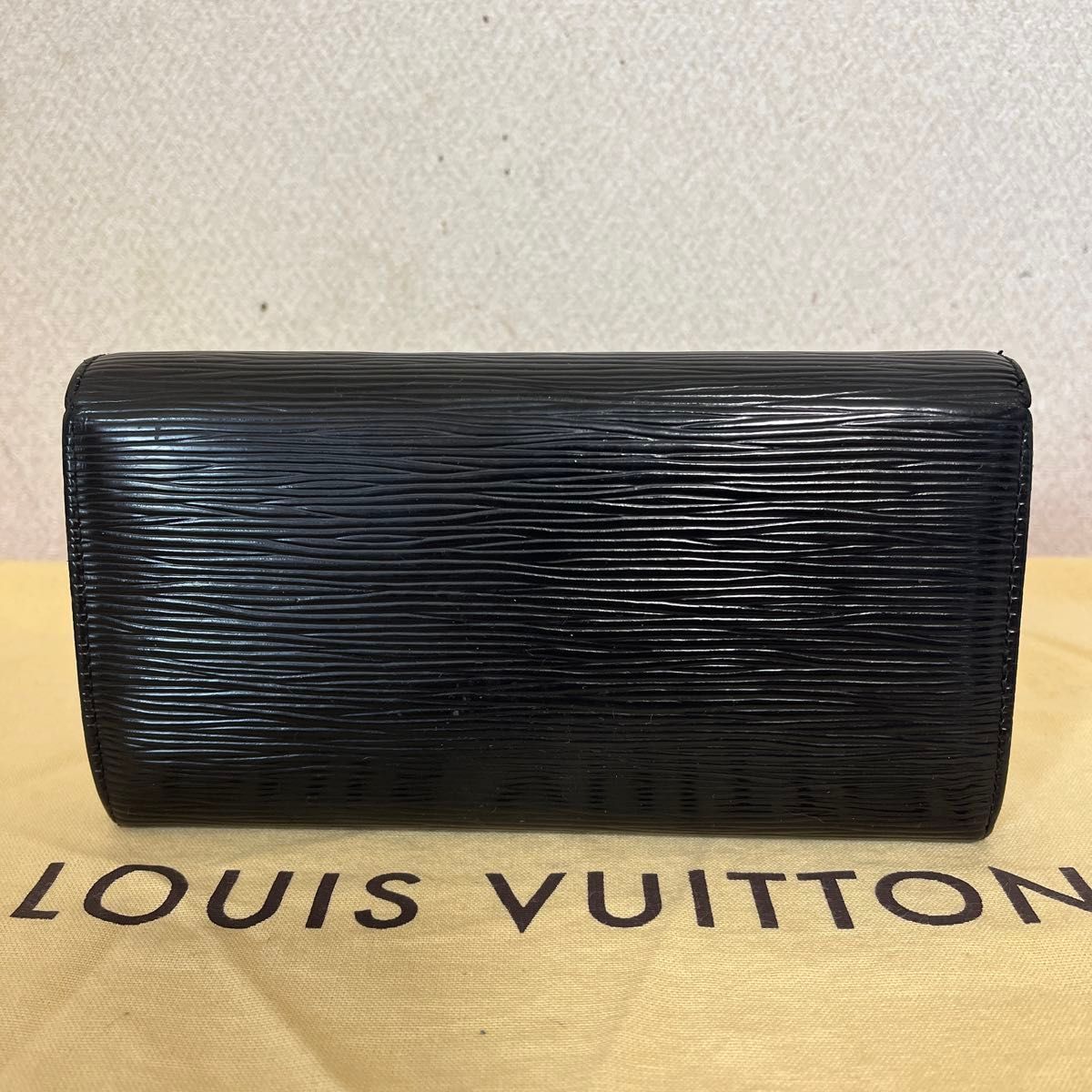 LOUIS VUITTON 美品(^^)BLACKエピ　カード6枚サラ