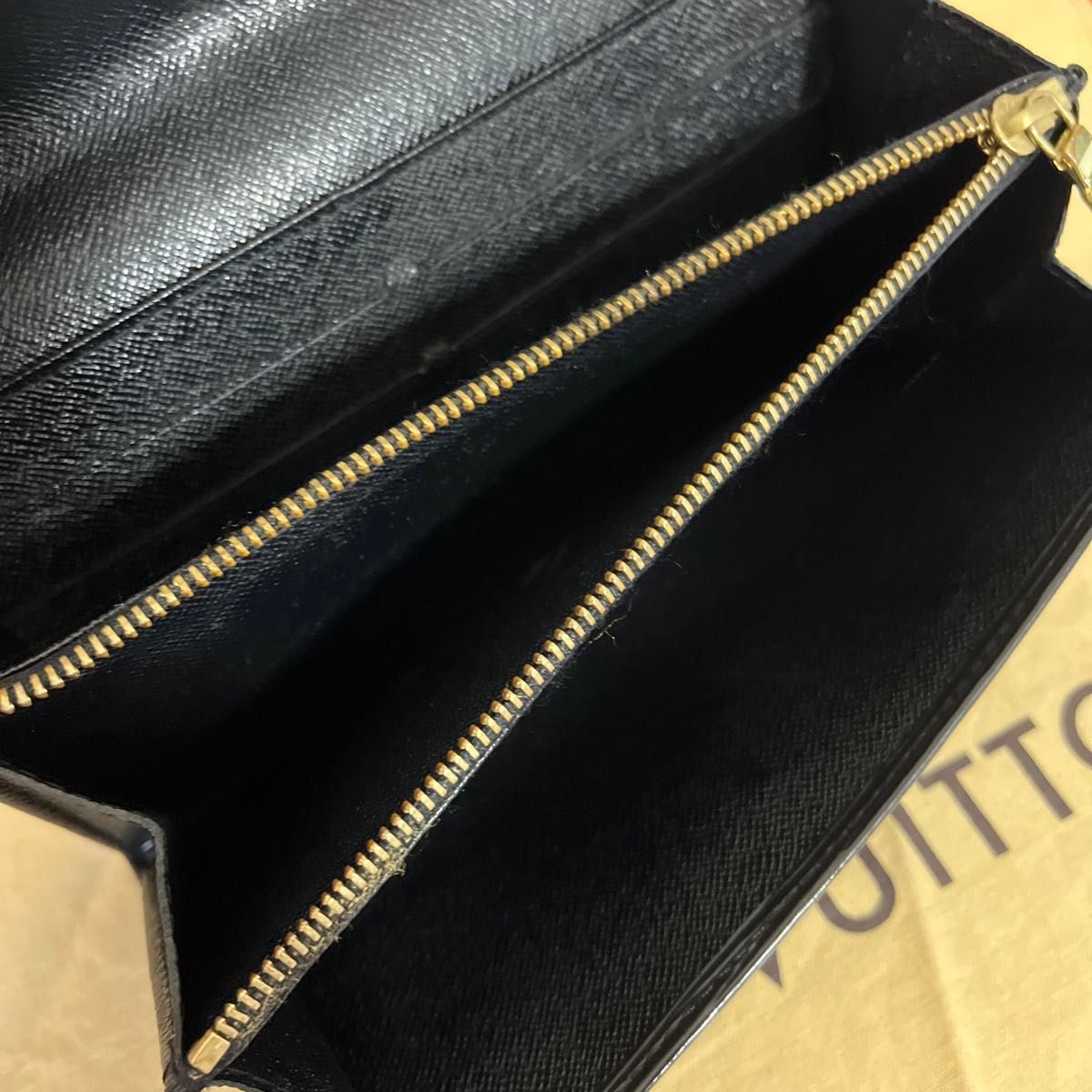 LOUIS VUITTON 美品(^^)BLACKエピ　カード6枚サラ