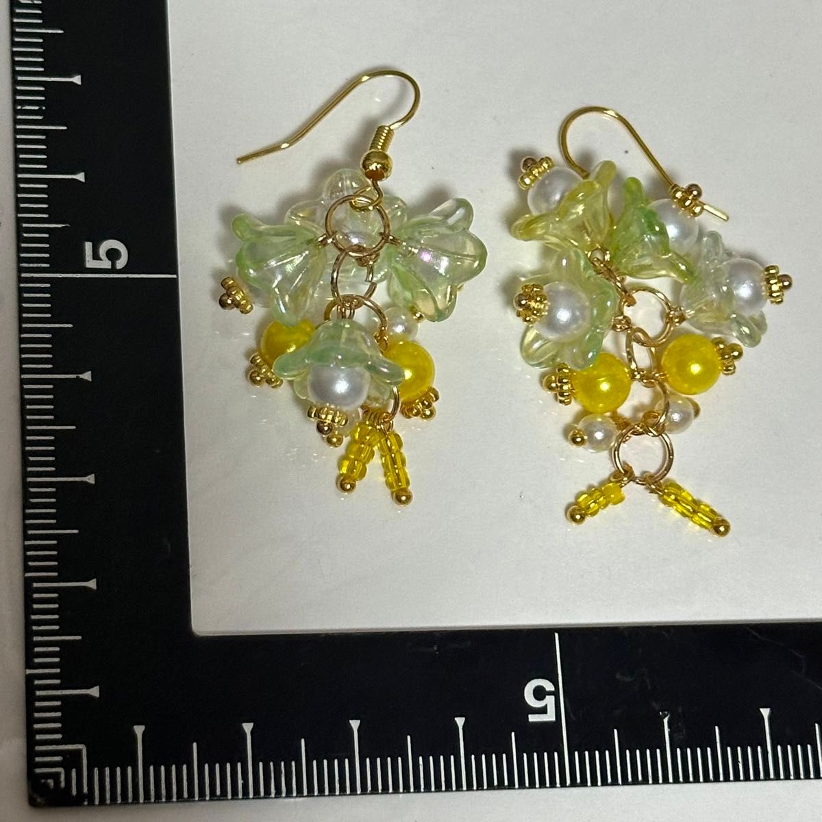 「黄色の花束」フックピアス　ハンドメイド　ピアス　イヤリング　ビーズ