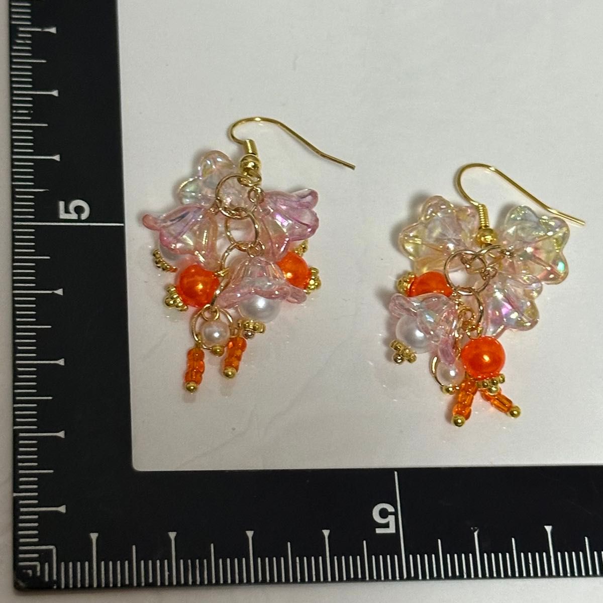 「オレンジの花束」フックピアス　ハンドメイド　ピアス　イヤリング　ビーズ