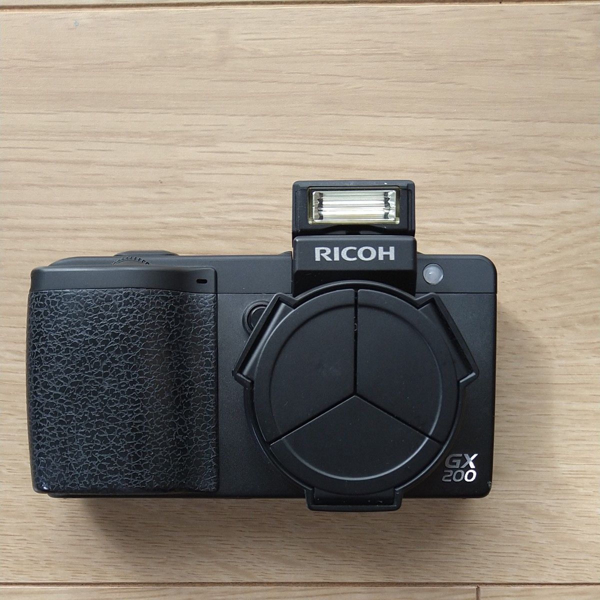 RICOH コンパクトデジタルカメラ　GX200