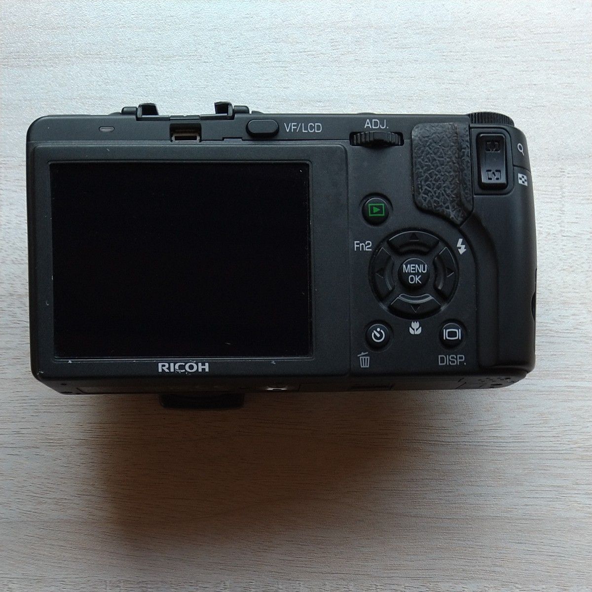 RICOH コンパクトデジタルカメラ　GX200