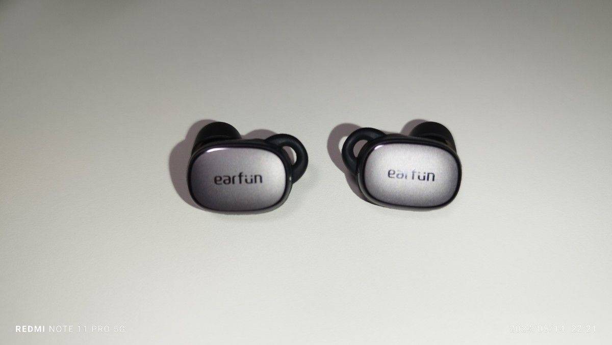 earfun free pro 3 ブラウンブラック