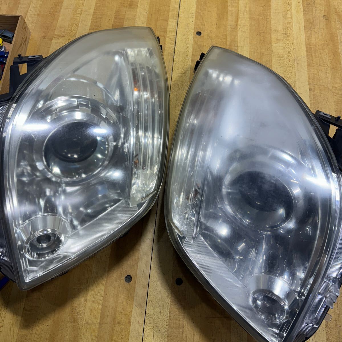 673083 Suzuki MK21S Palette HID передняя фара левый и правый в комплекте KOITO 100-59175