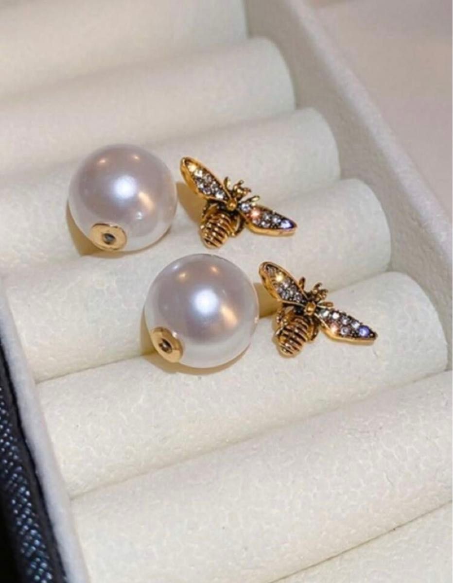 新品未使用】蜂 ピアス パール 2way 高級感 オシャレ 韓国 新品未使用】蜂 ピアス パール 2way 高級感 オシャレ 韓国