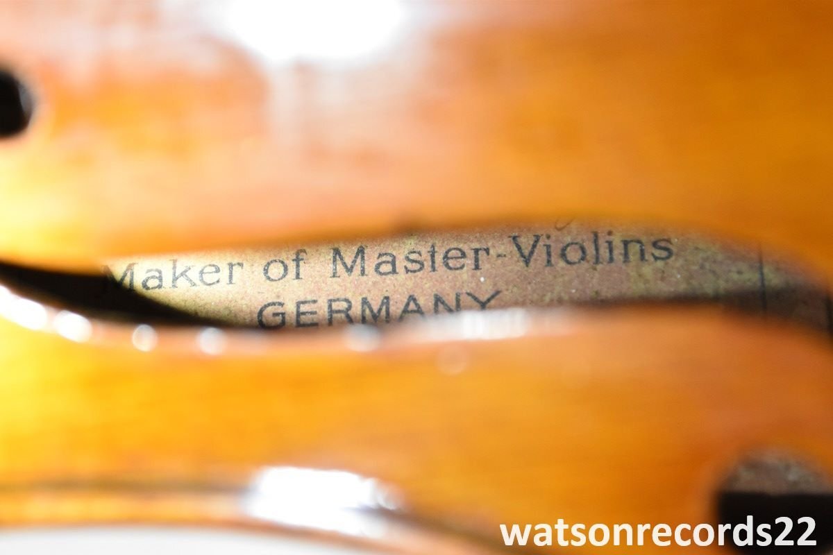 Labelled “Arnold Voigt Maker of Master-Violins GERMANY”＊_画像5