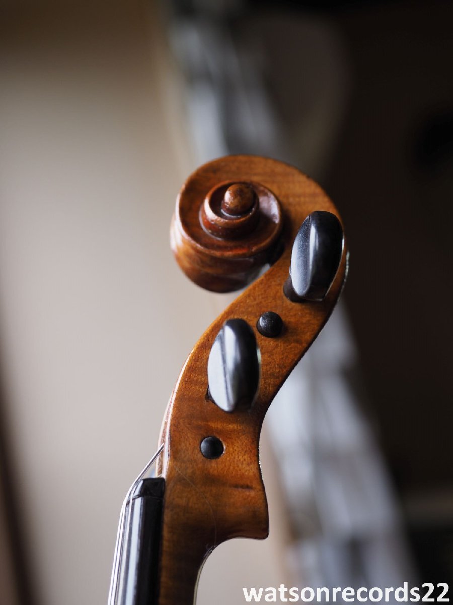 Labelled “Arnold Voigt Maker of Master-Violins GERMANY”＊_画像8