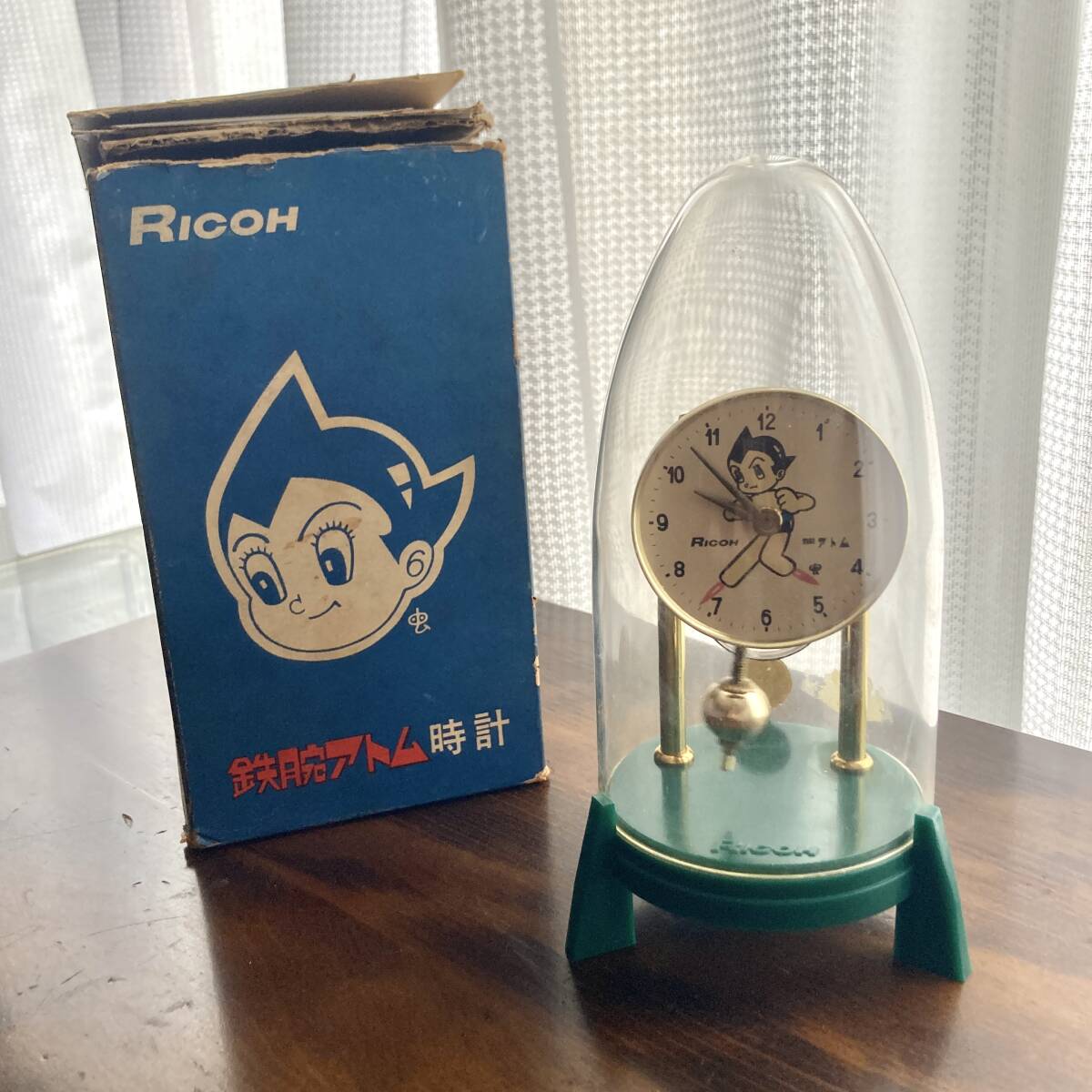箱付き 鉄腕アトム ゼンマイ 1960年代 振り子時計 ロケット型 箱付き 鉄腕アトム ゼンマイ 1960年代 振り子時計 ロケット型