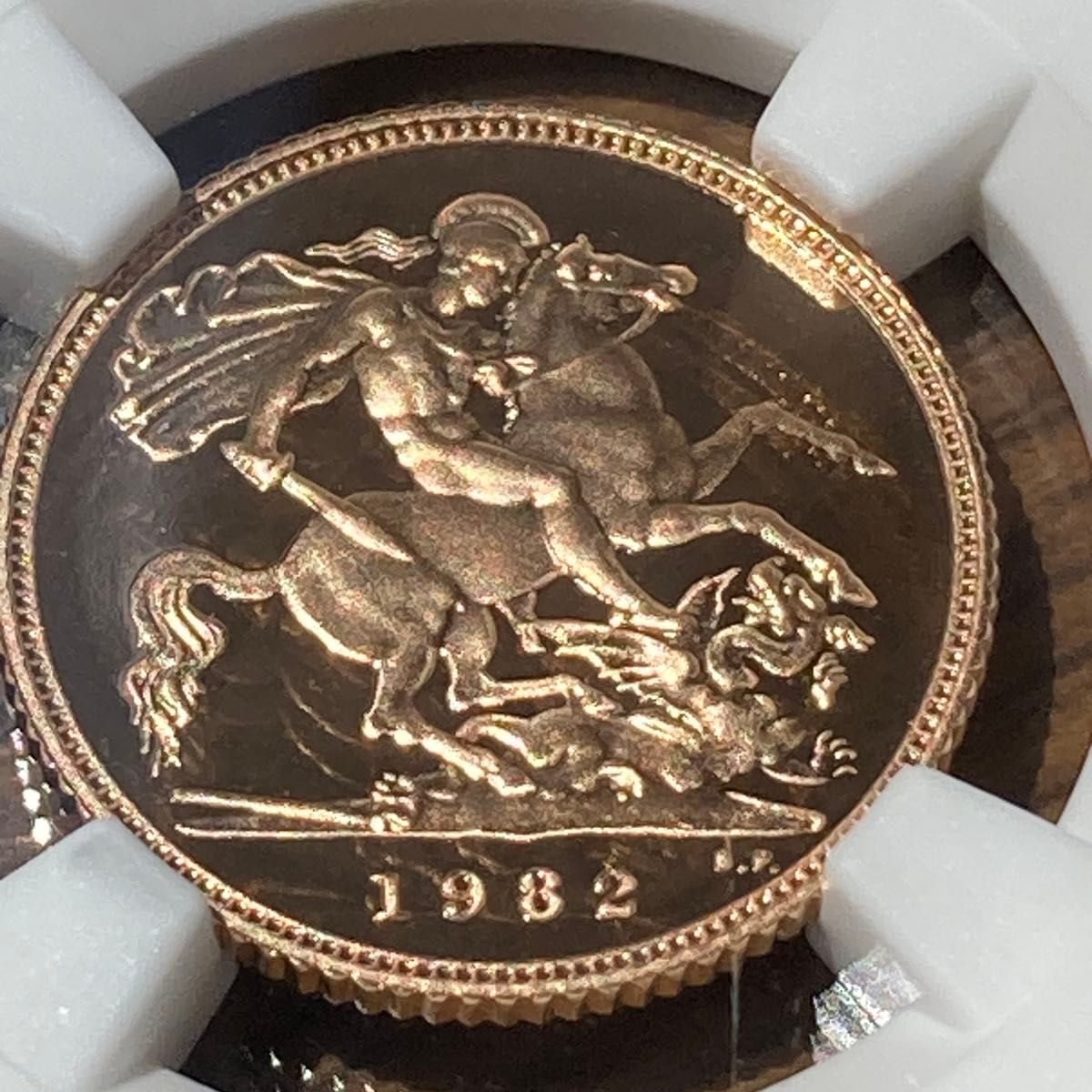 1982年 ハーフソブリン 1/2ポンド 金貨 イギリス エリザベス2世 NGC PF69UCAM ヤングエリザベス