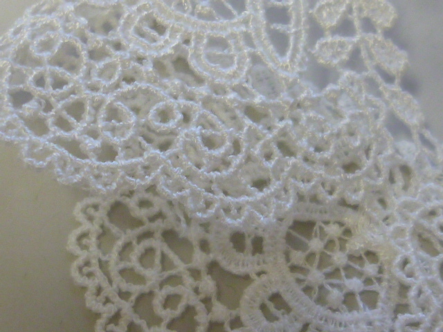 * delicate . rayon Chemical race lovely . floral print white color 3.2m