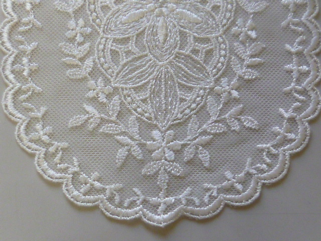 !(300) rayon / nylon delicate .embro Ida relay s motif lovely . floral print white color 1 sheets 