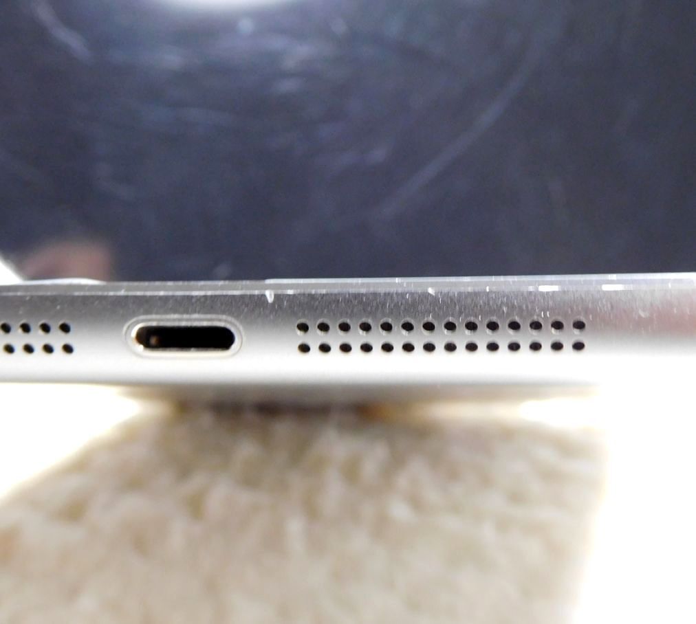 Apple iPad mini2 ME280J/A 32GB Wi-Fiモデル 初期化済み【中古・現状渡し】の画像5