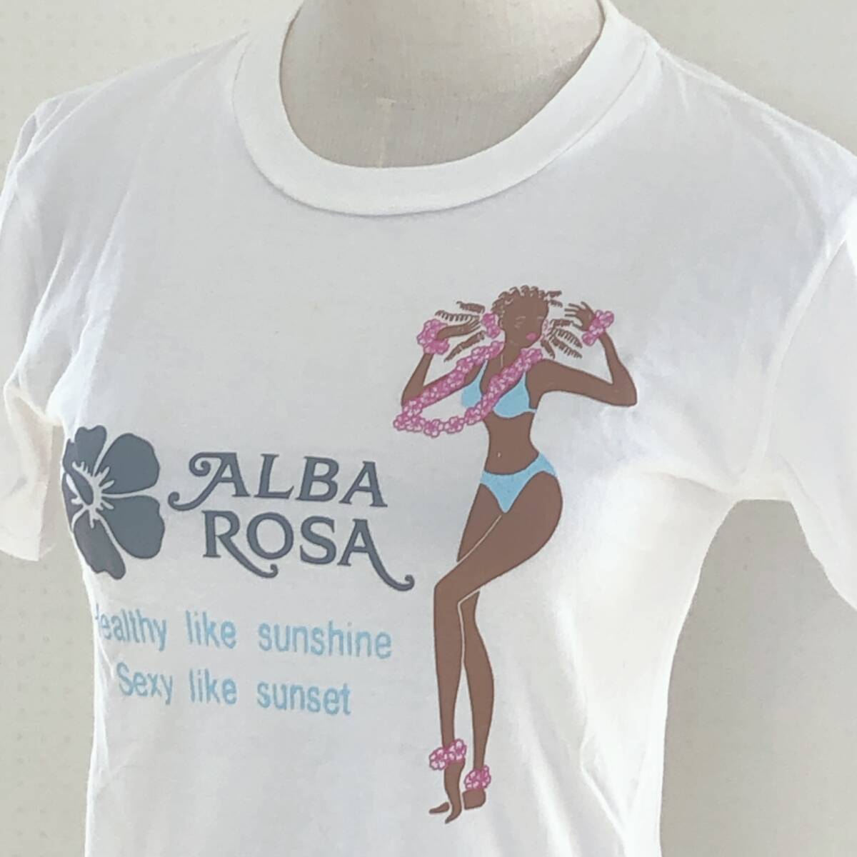 X1063 ALBA ROSA レディース トップス Tシャツ 半袖 薄手 伸縮性 丸首 サイズＭ ホワイト 白 プリント 綿100% シンプル 涼しげ 夏 キッズ_画像5