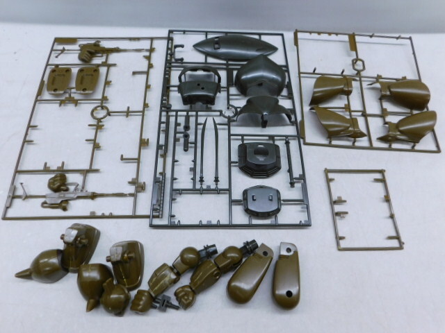 ★月0261 旧バンダイ 機動戦士ガンダム ジオン軍重モビルスーツ リアルタイプ ゲルググ MS-11 GELGOOG プラモ プラモデル 中古 12404261_画像9