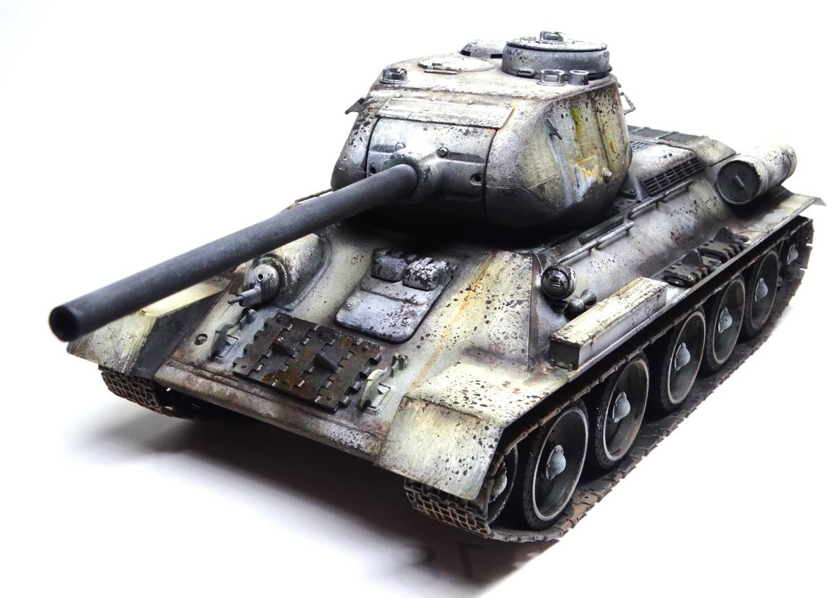 1/35 T34/85 塗装済み完成品