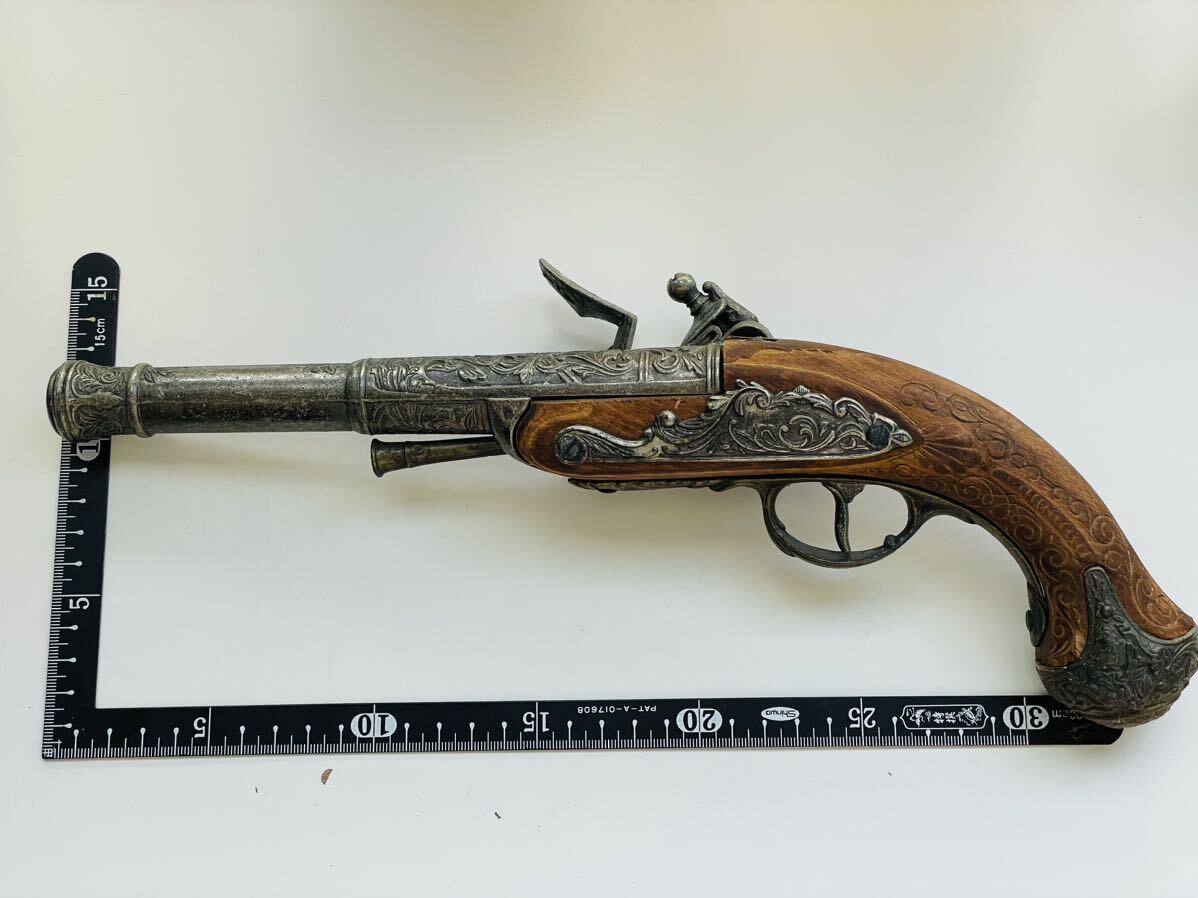  flint lock piste ru old style gun West gun model gun antique replica cosplay Napoleon gun present condition goods 