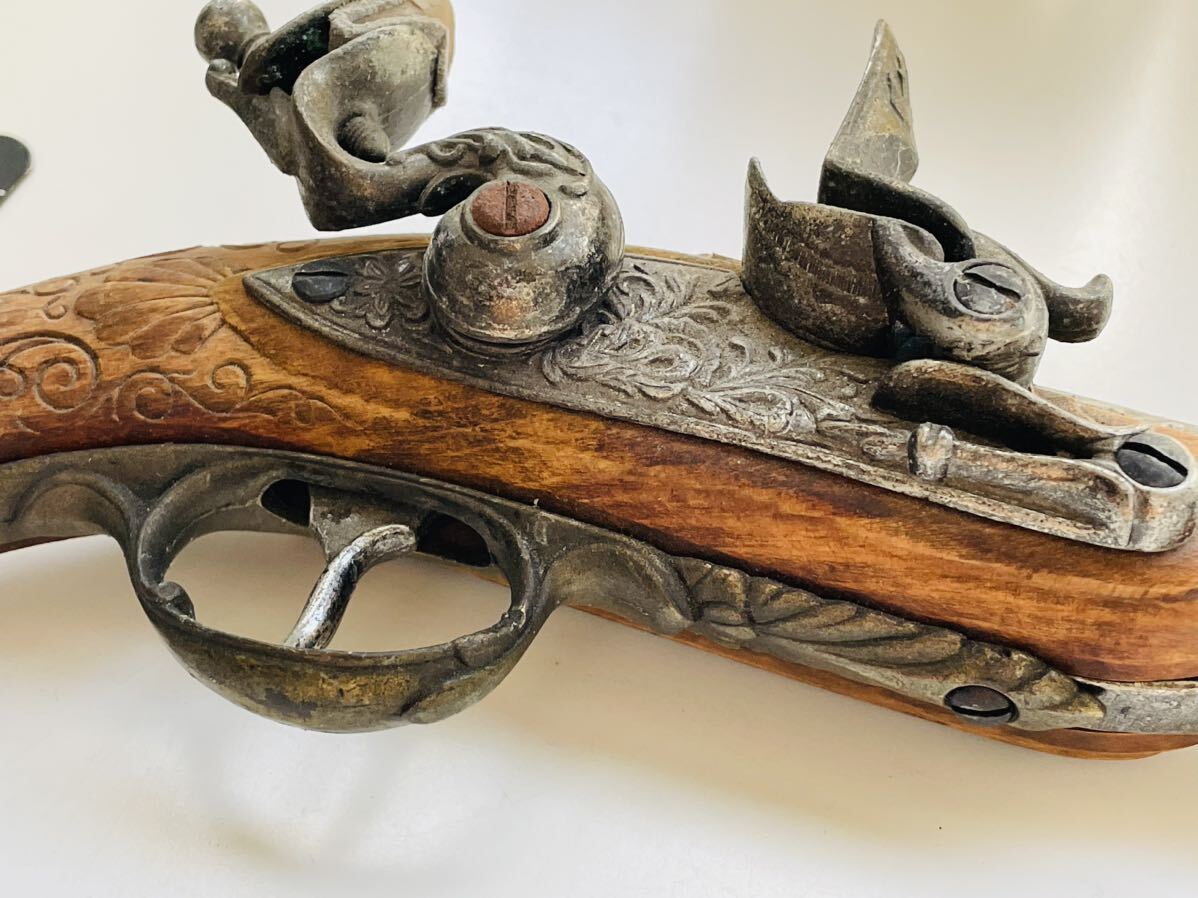  flint lock piste ru old style gun West gun model gun antique replica cosplay Napoleon gun present condition goods 
