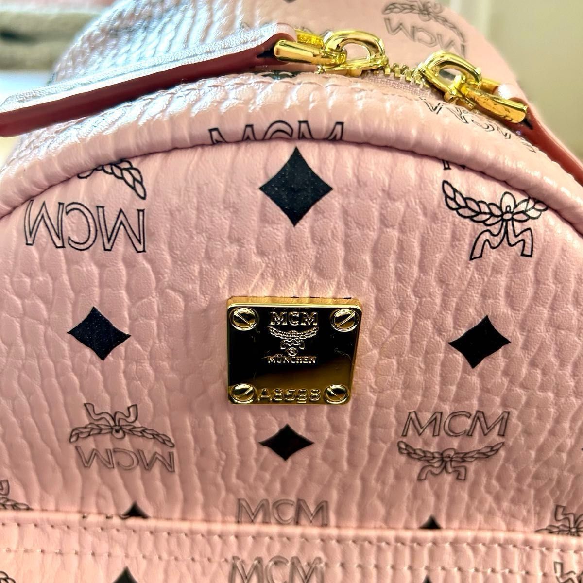 MCM ヴィセトス サイドスタッズ リュック スモール ソフトピンク MCM ヴィセトス サイドスタッズ リュック スモール ソフトピンク
