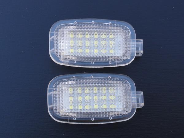 激白光！ ベンツ LED ルームランプ W246 B180 B250 AMG　2個１セット_画像1