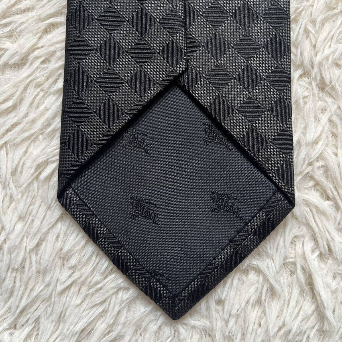 【極美品】送料込み BURBERRY BLACK LABEL バーバリーブラックレーベル シルクネクタイ ハーリキンチェック ホースマーク 刺繍 ロゴ_画像8